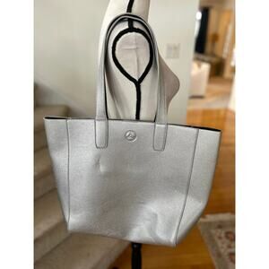 Mercedes Silver Faux Pebbled Leather Oversize Shoulder Tote Bag 14x19.5